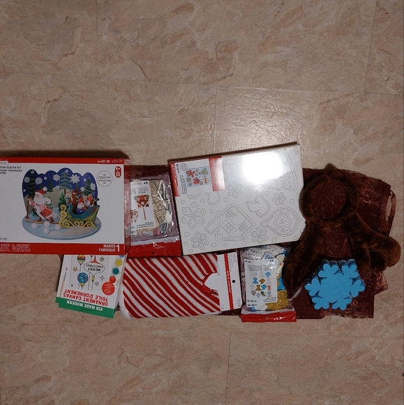 Christmas  bundle bnwt - Picture 1 of 6